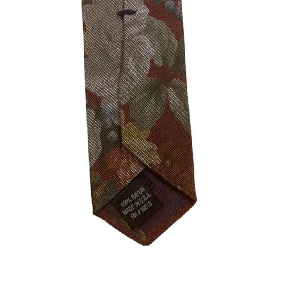 Britches VINTAGE from 1980s Brown Floral Silk Tie 100% Rayon Like New Condition - Picture 3 of 4